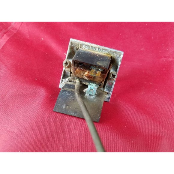 AMERICAN MOTORS RANGE and OTHERS 120VAC RECEPTACLE MODEL RF?8331 Vintage - Picture 4 of 4